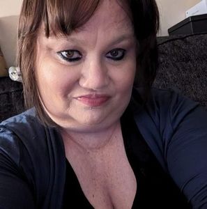 Meet your Posher, Lora